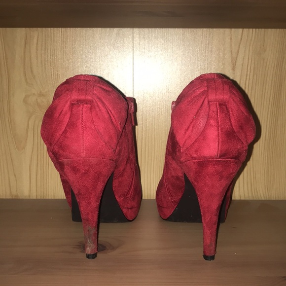 Sassy Red Booties - Picture 3 of 6